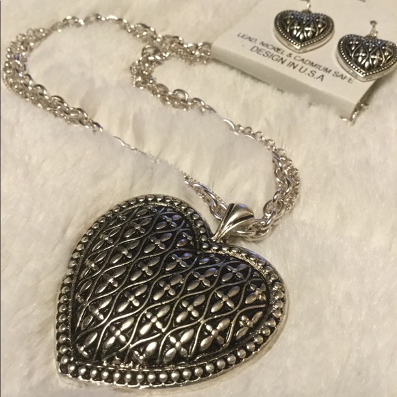 Heart Necklace and earrings set - Picture 1 of 6
